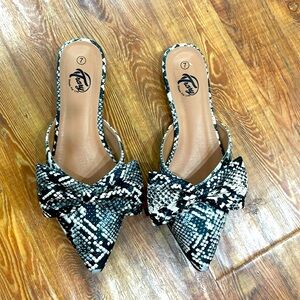 Trary Women’s Mule Slide on Shoes